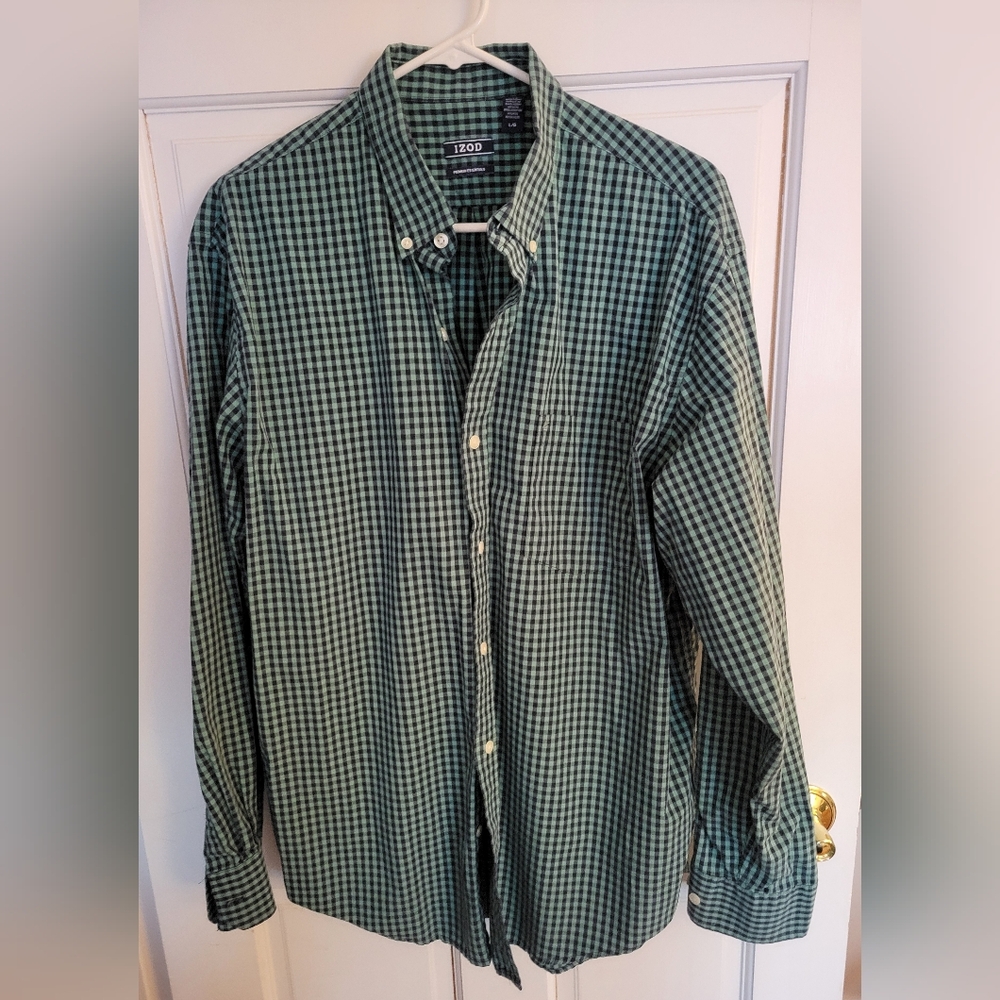 Izod Men's Green Plaid Button Down Shirt